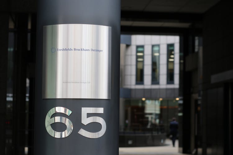 Freshfields Bruckhaus Deringer